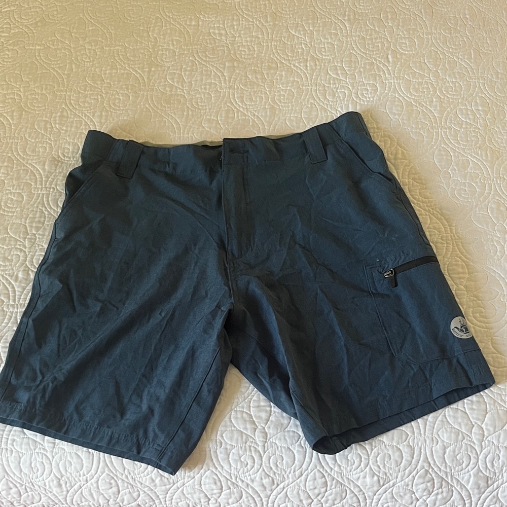 Body Glove Men's Blue Shorts. Like new. Size 32.